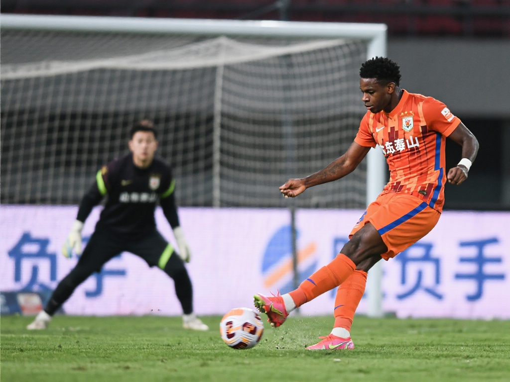 成为球队取 成为球队取